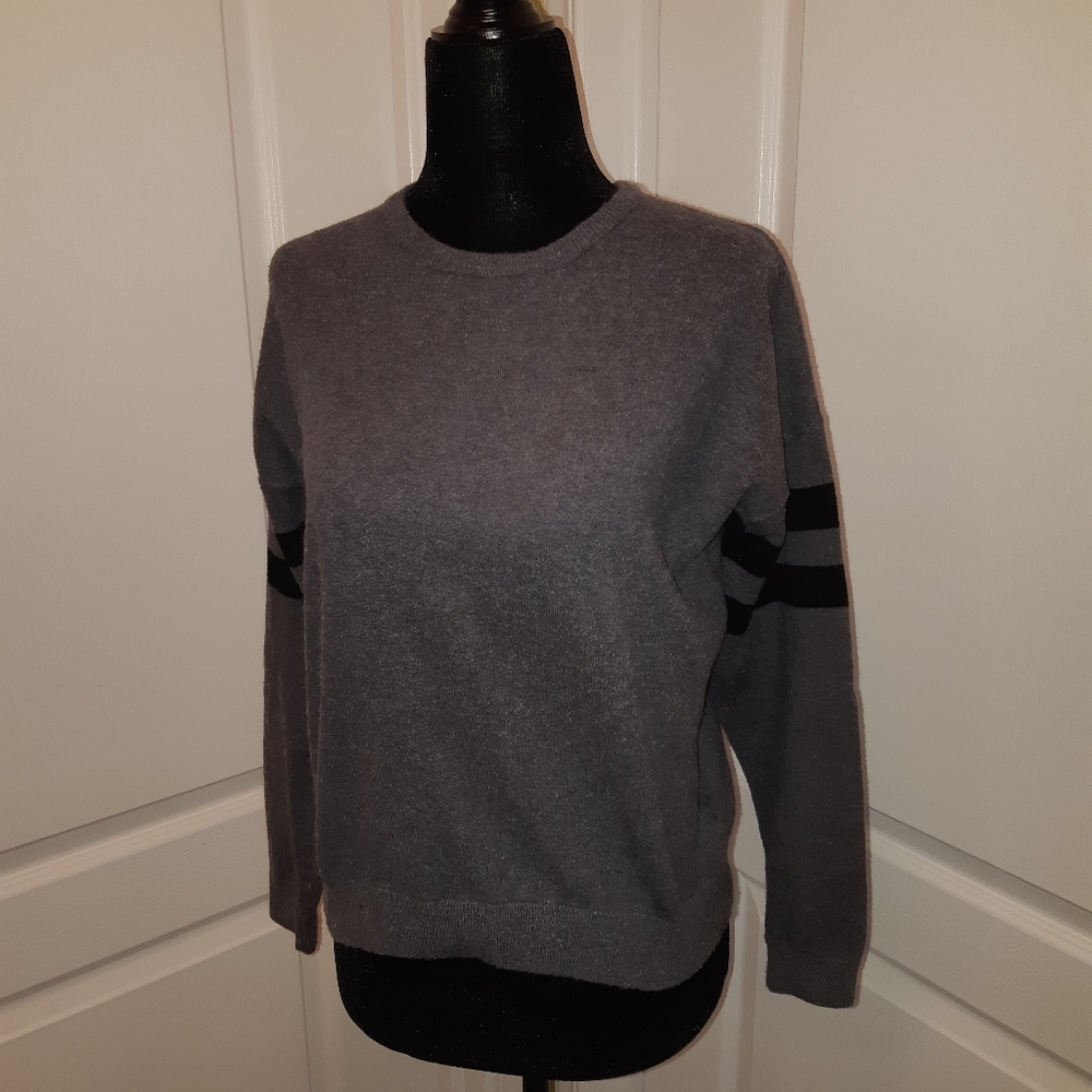 Cozy Pullover - Picture 2 of 2
